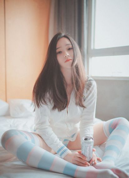 两根硕大一起挤入小雪的导演是谁_4K全集免费观看